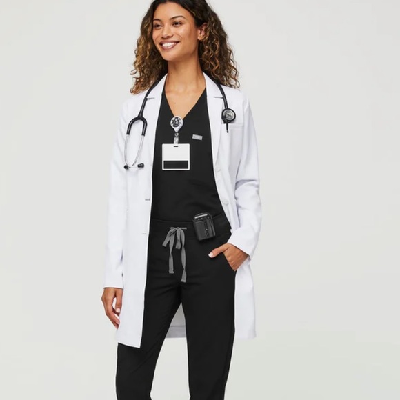 FIGS White Classic Bellevue Slim Long Lab Coat - Picture 4 of 16